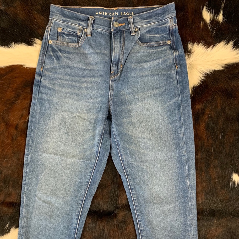 Brand new American Eagle MOM Jeans (high rise)